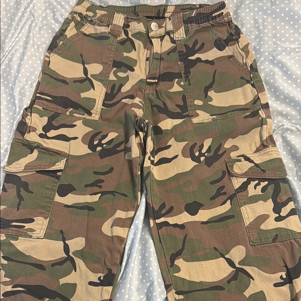 Women’s Camouflage Cargo Pants